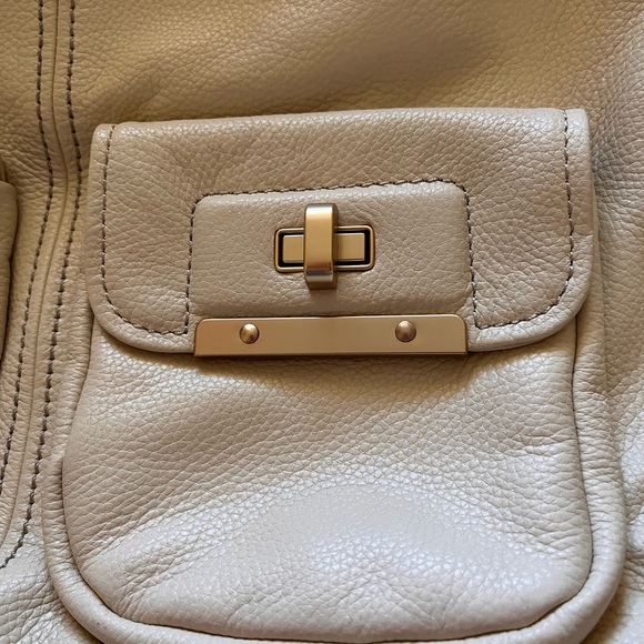 Banana republic handbag - Picture 3 of 9